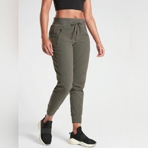 Athleta Trekki North Jogger